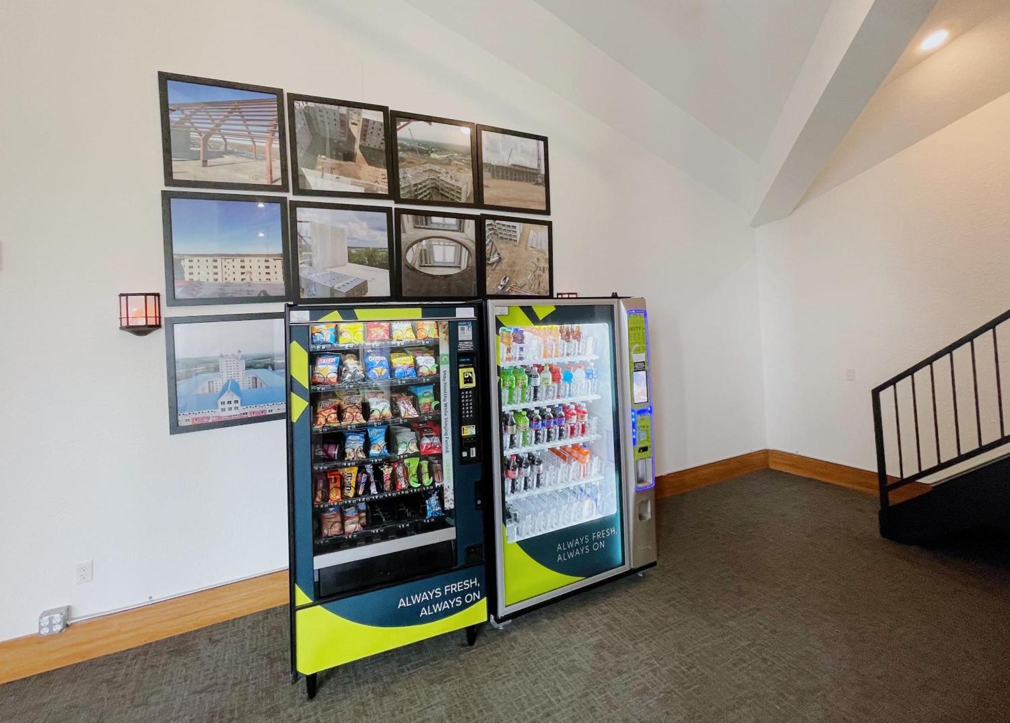 2 Luxury Suites With Parking At The Grand Castle Grandville Extérieur photo