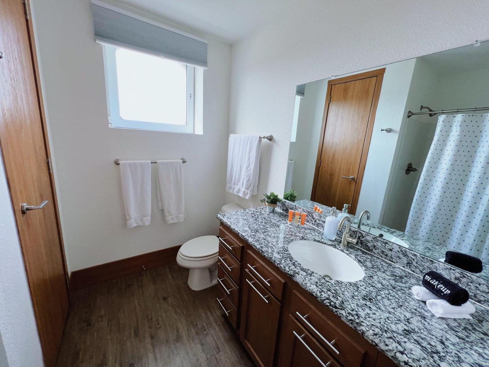 2 Luxury Suites With Parking At The Grand Castle Grandville Extérieur photo