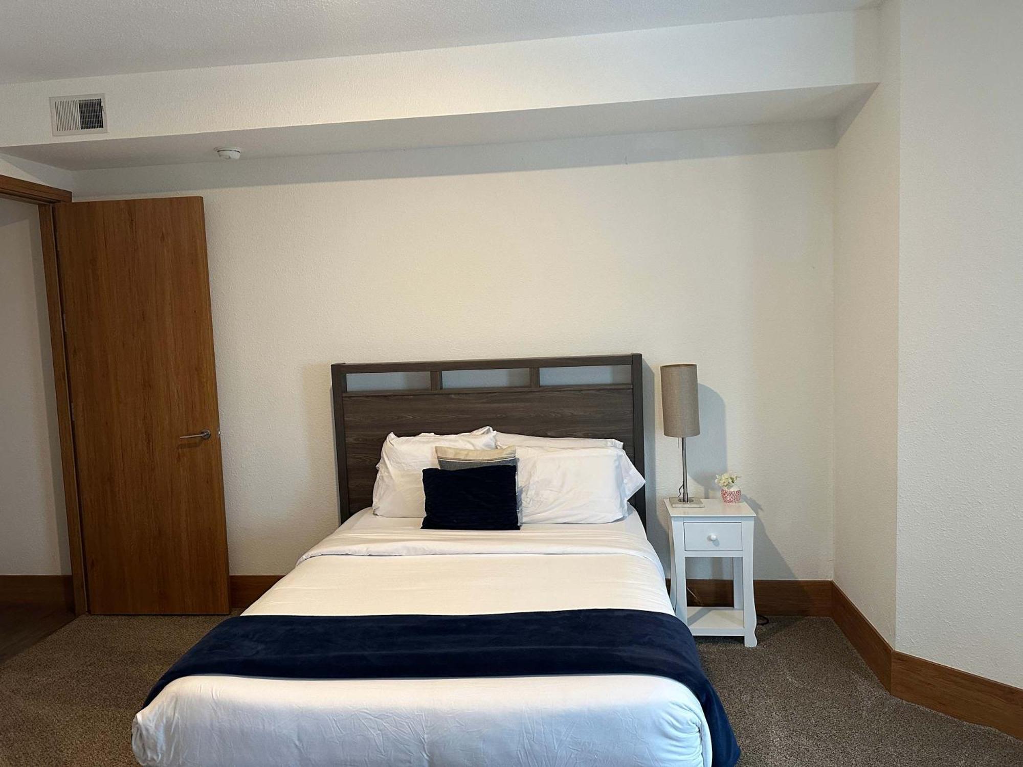 2 Luxury Suites With Parking At The Grand Castle Grandville Extérieur photo